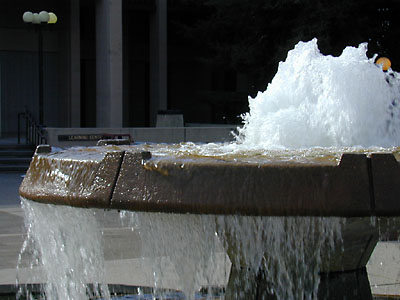 fountain closeup: