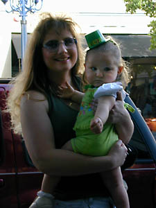 mom n green baby girl: 