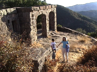 sm.jpg: Jeff & Colette at Knapp's Castle