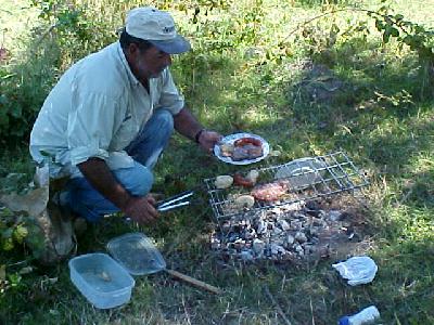 Eduardo preparing our lunch: 