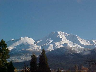 Mount Shasta covered with fresh snow: 