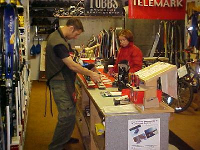 Mounting Skis Fifth Season, Mt Shasta: 