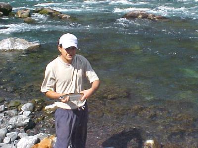 Chilean kid with trout: 