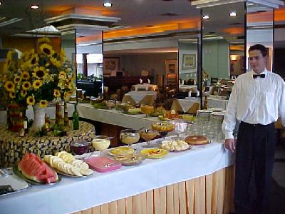 San Rafael Hotel Breakfast: