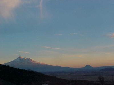Mt Shasta and Black Buttte Dec2002: 
