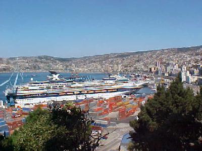 Cruise liner: