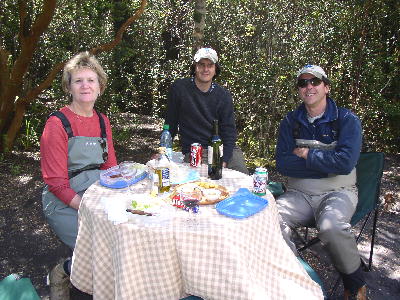 Lunch on the Maullin: 